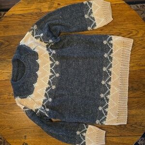 EUC lightweight sweater